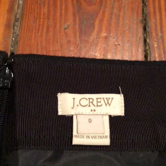 BLACK J. CREW SHORT PENCIL SKIRT - Picture 3 of 5